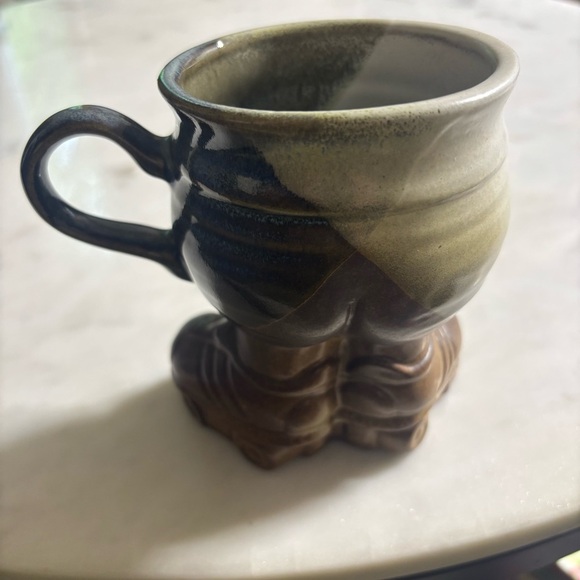 1979 Muddy Waters Pottery ceramic, glazed mug with legs and roller skates - Picture 5 of 10